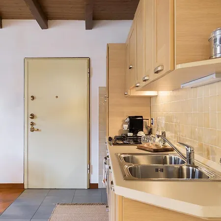 Contrada San Giacomo - Myhomeincomo קומו